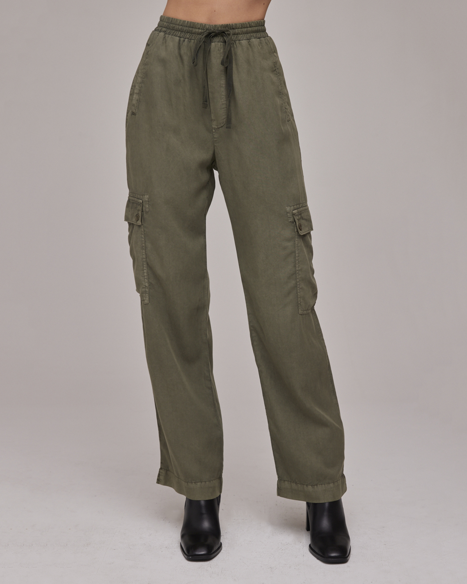 Bella Dahl Cargo Pant in Herb Green- Bliss Boutiques