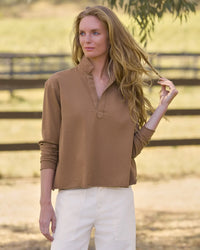 Patrick - Popover Henley in Chai