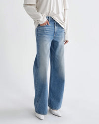 Low Curve Jean in Venture