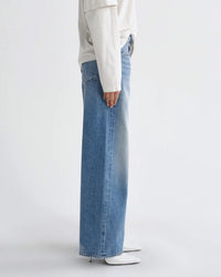Low Curve Jean in Venture