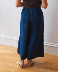 Cropped Becca Wide Leg Pant in Indigo Linen Twill