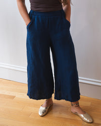 Cropped Becca Wide Leg Pant in Indigo Linen Twill