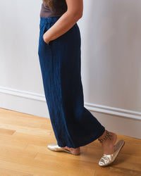 Cropped Becca Wide Leg Pant in Indigo Linen Twill