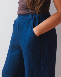 Cropped Becca Wide Leg Pant in Indigo Linen Twill