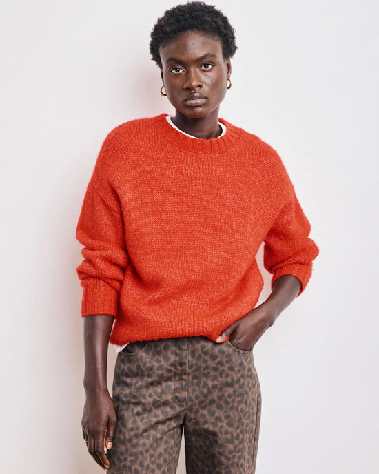 Hartford Mage Crewneck Sweater in Lipstick 
