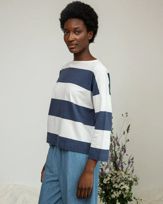 Beaumont Organic Leia-Sue Bold Stripe Tee in Midnight & White 
