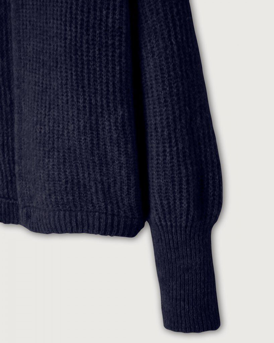 Close-up of an American Vintage East Cuffed Sleeve Cardi in Navy Chine on a white background.