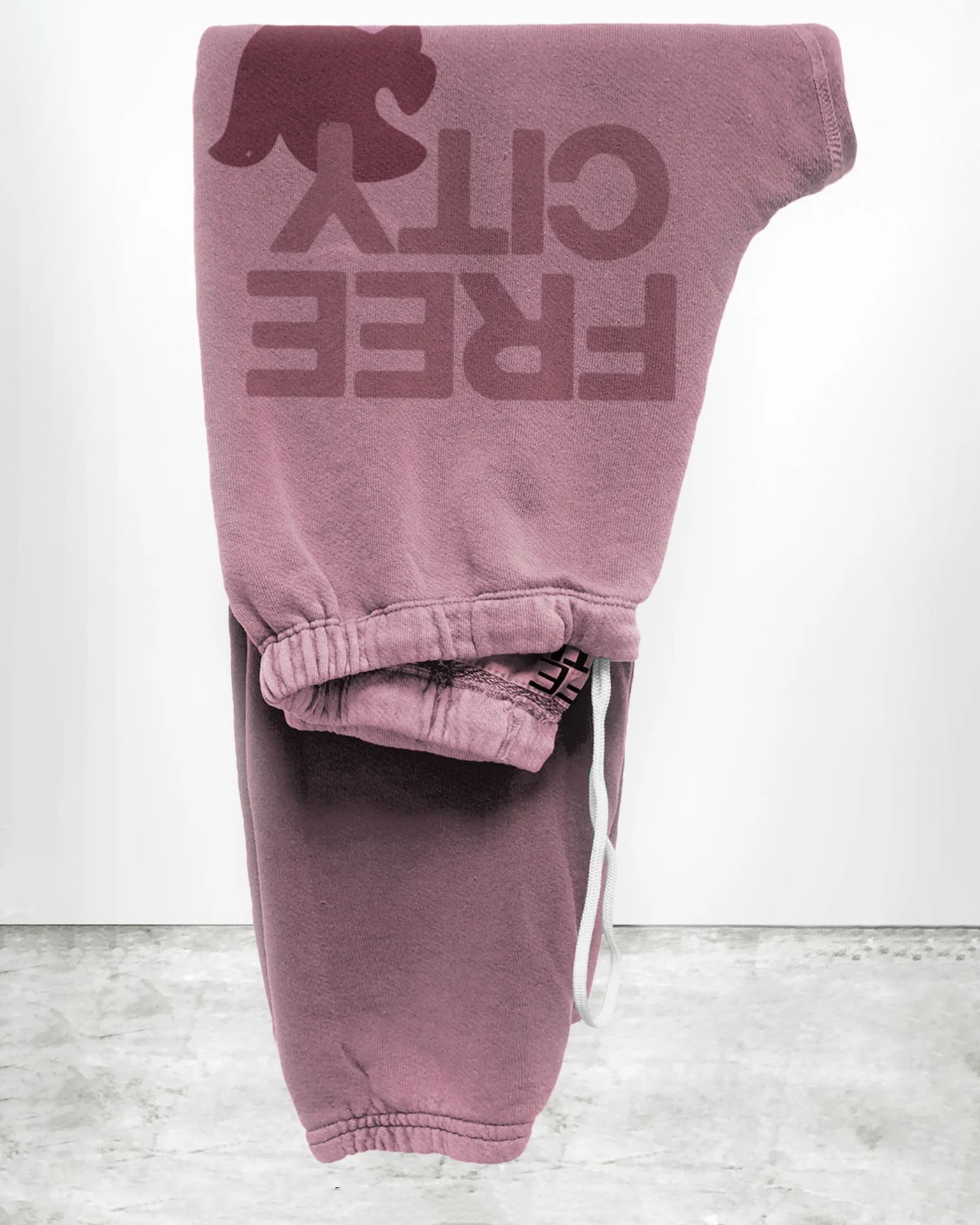 Freecity Large Sweatpant in Makeup