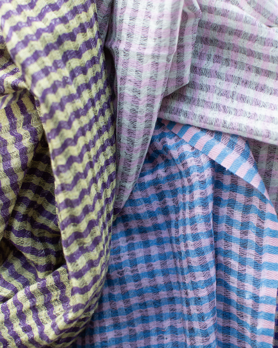 Épice Micro Plaid Wool Scarf in Purple/Blue 