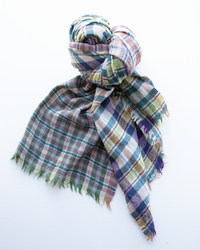 Épice Cross Plaid Wool Scarf in Heather 