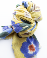 Épice Pop Flower Wool Scarf in Ginger 