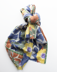 Épice Pop Flower Wool Scarf in Lavender 