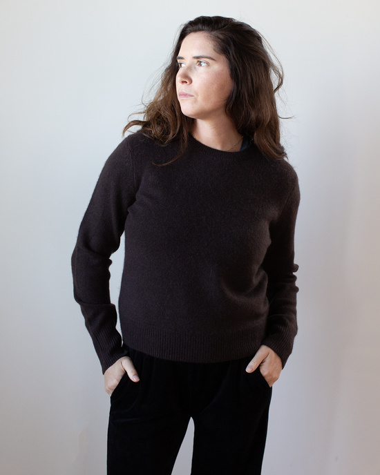 White + Warren Cashmere Rib Trim Crewneck in Dark Umber 