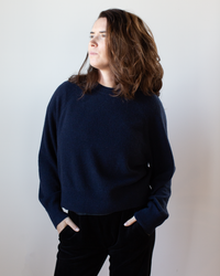 White + Warren Cashmere Easy Sweatshirt in Deep Navy 