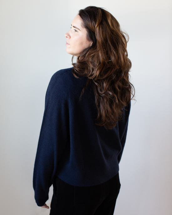 White + Warren Cashmere Easy Sweatshirt in Deep Navy 
