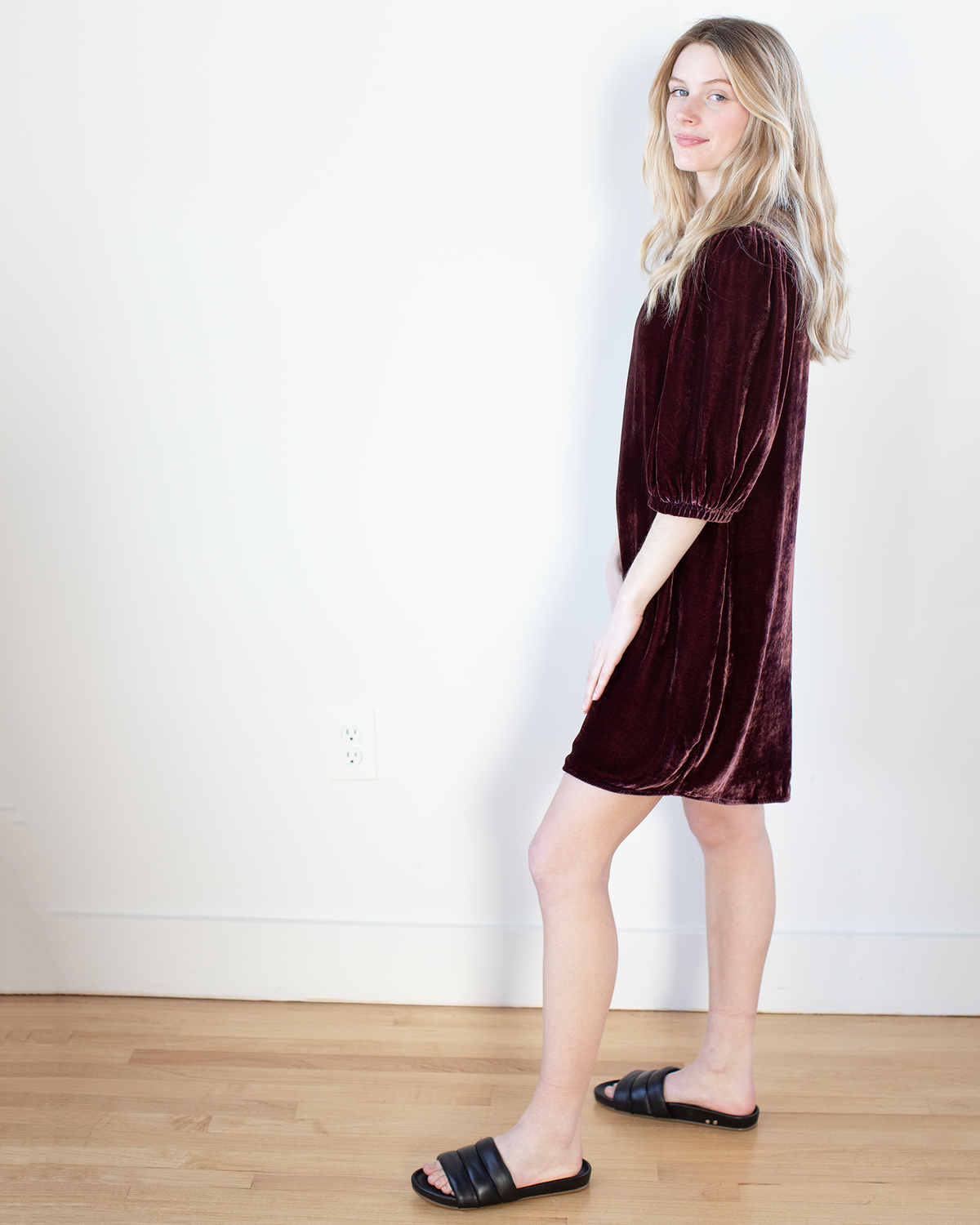 Becky Puff S/S Dress in Wineberry