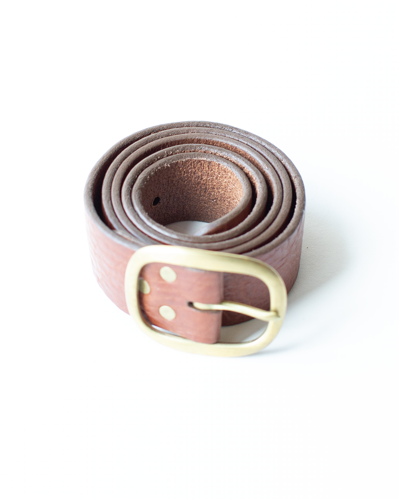 Clasico Belt 1.5" w/o Rivets in Bark w/ Brass