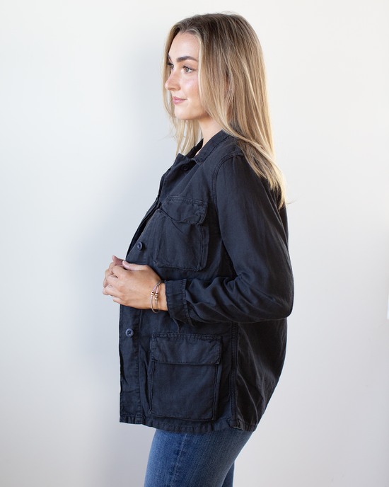 Vea Woven Jacket in Anthracite