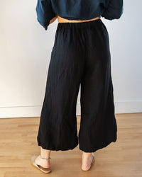 Cropped Becca Wide Leg in Black Linen Twill - Bliss Boutiques