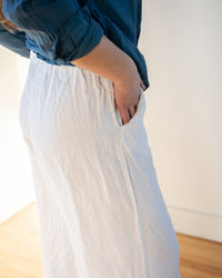 Cropped Becca Wide Leg in White Linen Twill - Bliss Boutiques