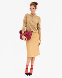 Moyen Messenger - Medium Woven Diagonal in Garnet