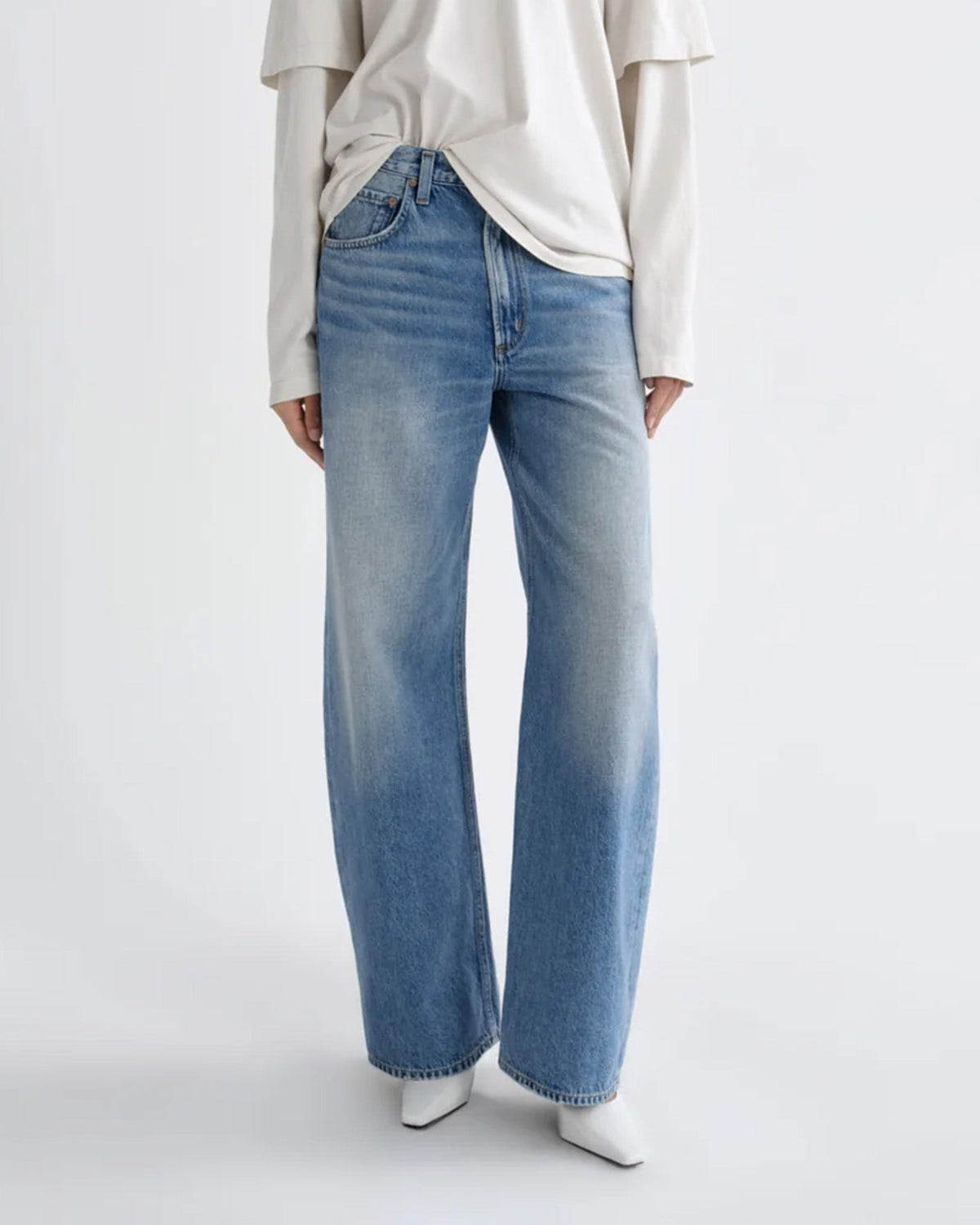 Low Curve Jean in Venture