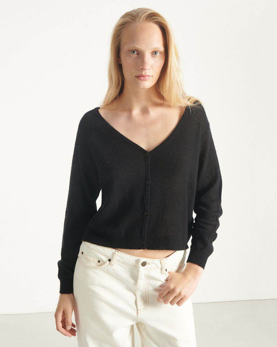 American Vintage Dumy Crop Cardigan in Noir 