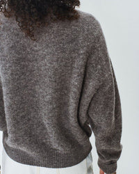 American Vintage Vito Crew Sweater in Acier Chine 5 - Bliss Boutiques