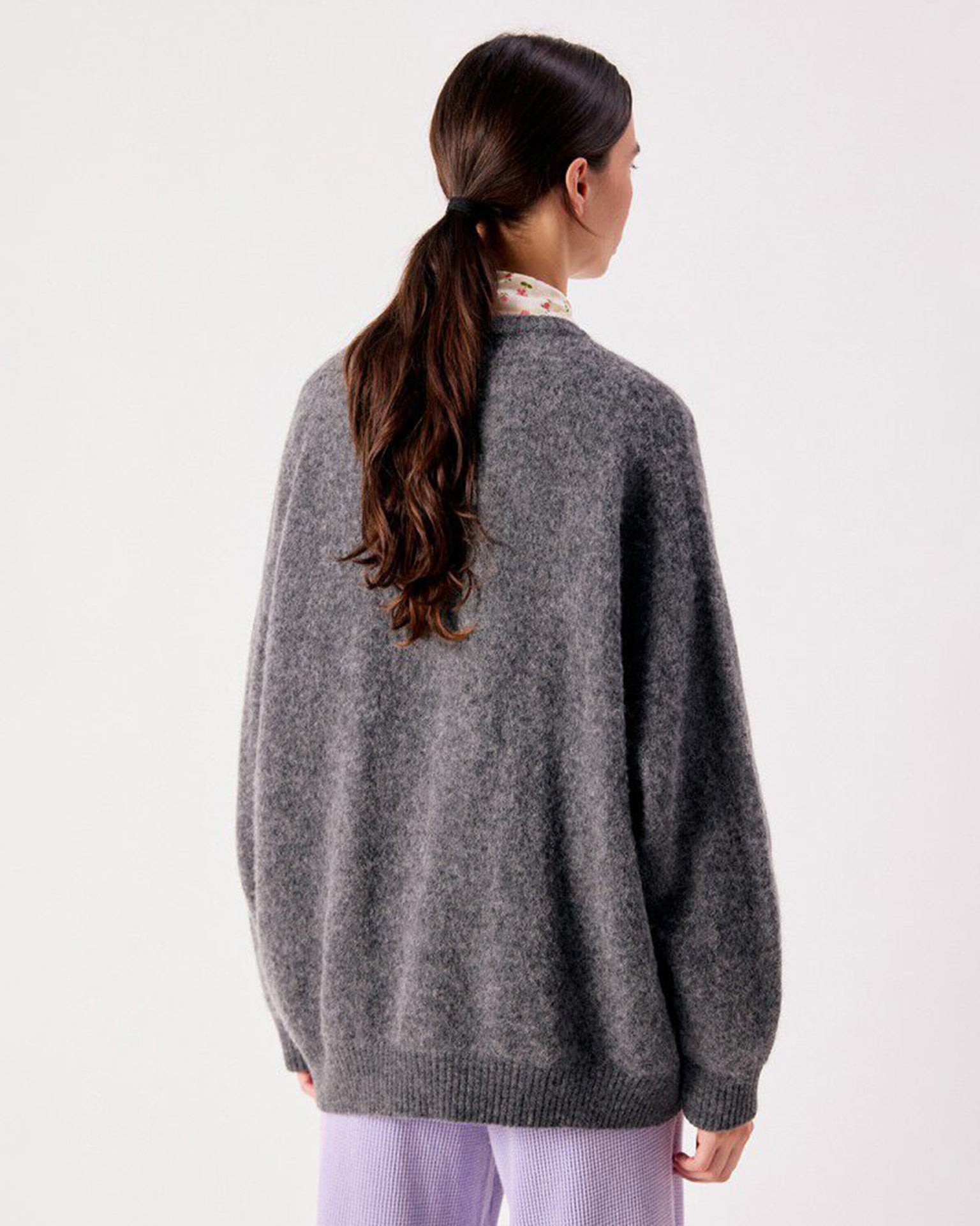 American Vintage Vito Onesize Crewneck Sweater in Acier Chine 4 - Bliss Boutiques
