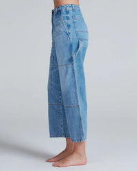 Cropped Carpenter in Blondie
