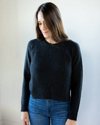 Autumn Cashmere Links Stitch Raglan Shirttail Crew in Pepper 