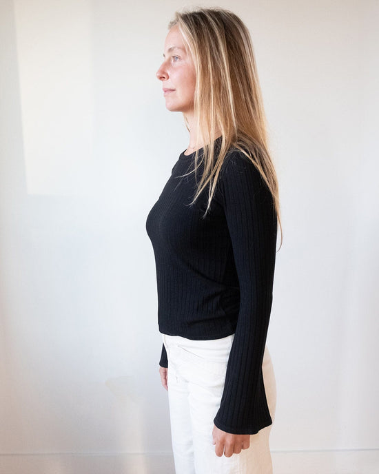 Bella Dahl Long Sleeve Rib Crew Tee in Black 
