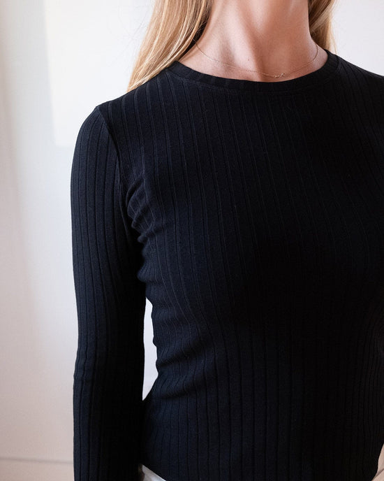 Bella Dahl Long Sleeve Rib Crew Tee in Black 