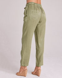 Bella Dahl Rose Easy Trouser in Dried Herb 