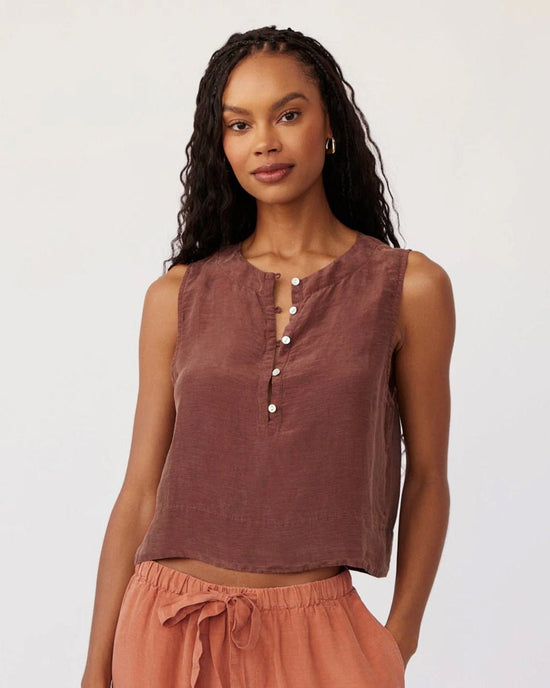 Bella Dahl Sleeveless Half Placket Top in Casablanca Brown 
