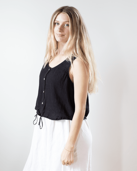 Bella Dahl Sleeveless Tie Waist Button Front Top in Black 