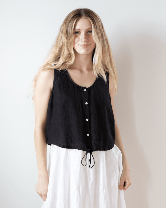 Bella Dahl Sleeveless Tie Waist Button Front Top in Black 