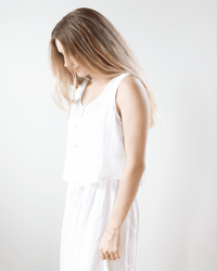 Bella Dahl Sleeveless Tie Waist Button Front Top in White 