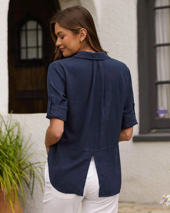 Bella Dahl Split Back Button Down in Endless Sea 