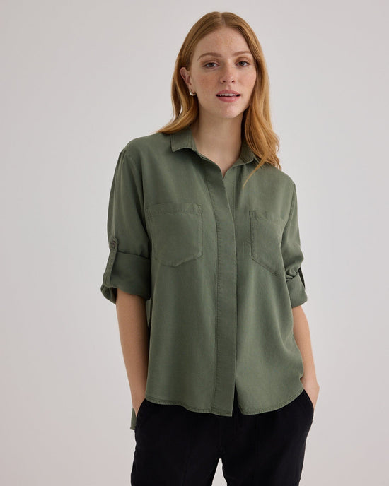 Bella Dahl Split Back Button Down in Fernwood 