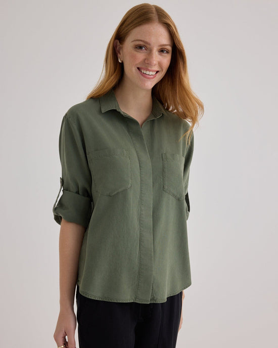 Bella Dahl Split Back Button Down in Fernwood 