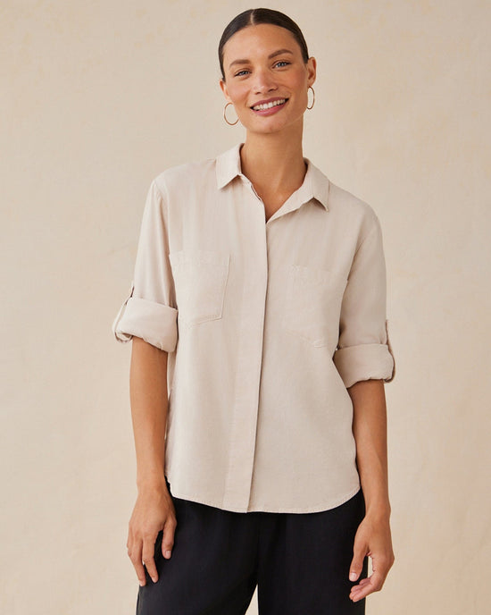 Bella Dahl Split Back Button Down in Moon Stone 