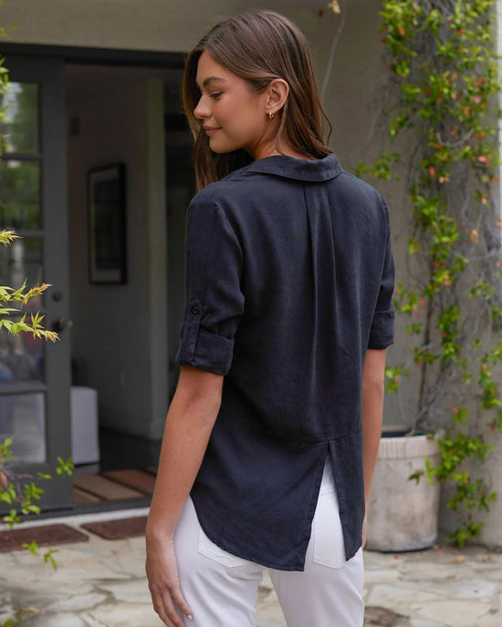 Bella Dahl Split Back Button Down in Vintage Black 