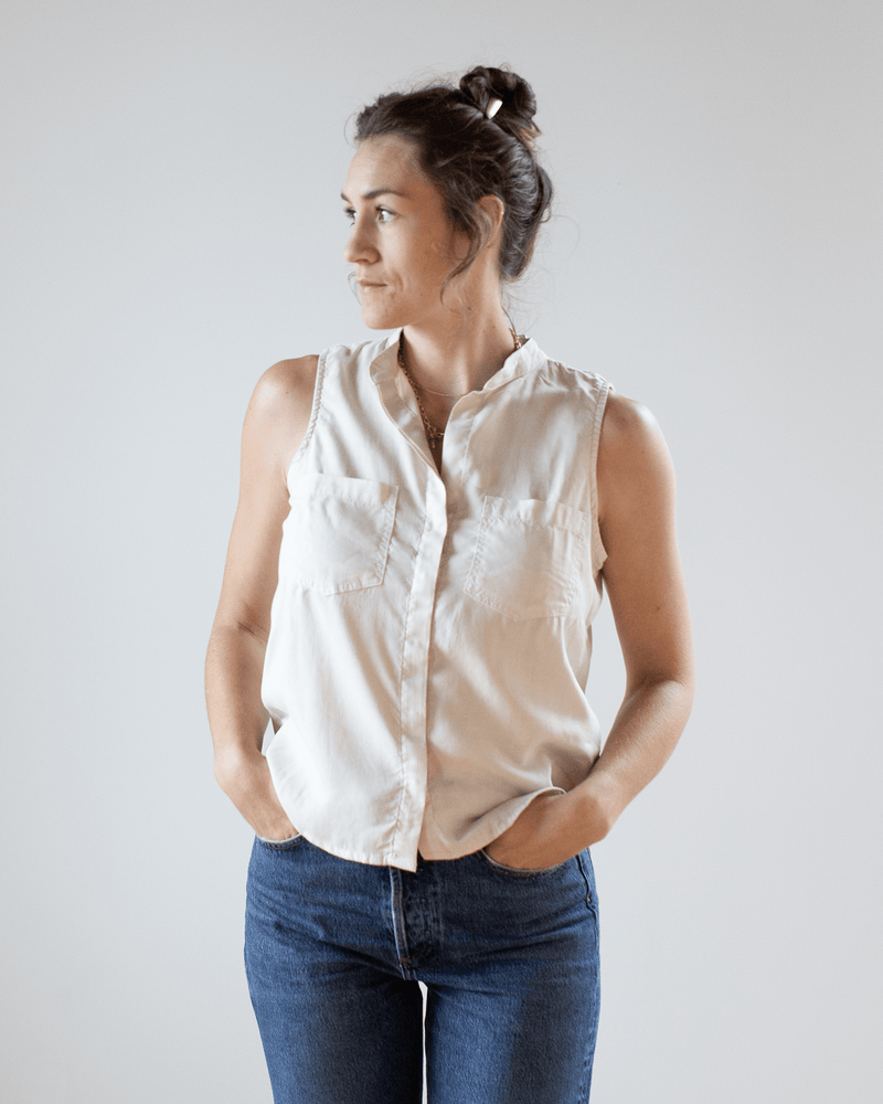 Bella Dahl Clothing Sleeveless Two Pocket Button Down in Cool Sand