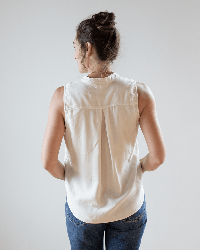 Bella Dahl Clothing Sleeveless Two Pocket Button Down in Cool Sand