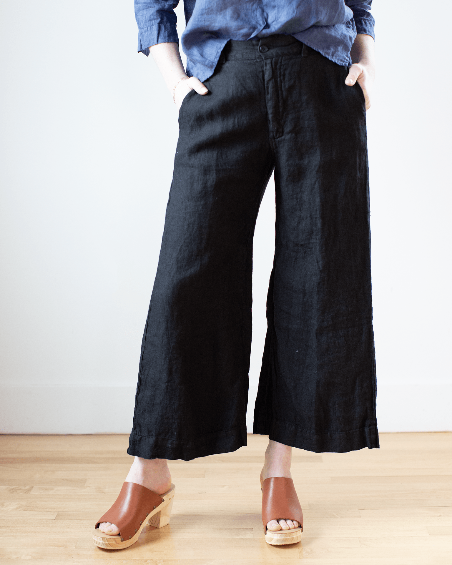 Cropped Polly Pant in Black HW Linen Twill