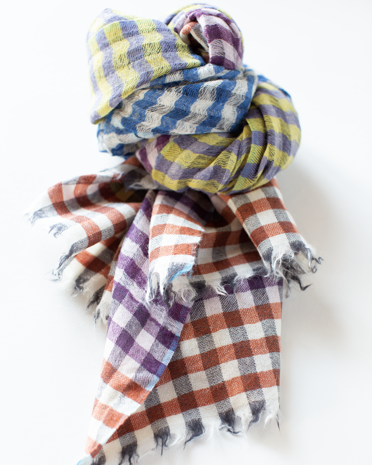 Épice Accessories Azul Check 4A Scarf in Azul