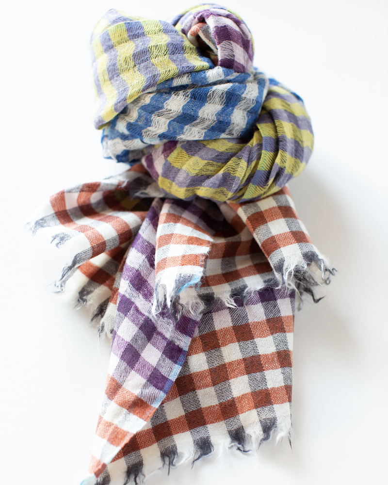 Épice Accessories Azul Check 4A Scarf in Azul