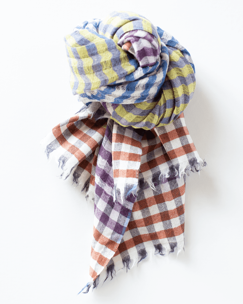 Épice Accessories Azul Check 4A Scarf in Azul