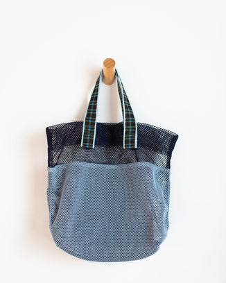 Épice Accessories Navy/Blue Small Mesh Bag in Navy/Blue